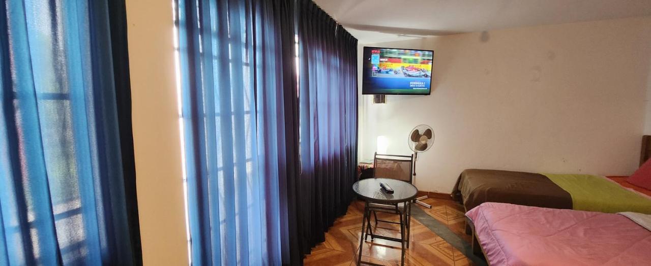 Lima Airport Hostel With Free Airport Pick Up エクステリア 写真